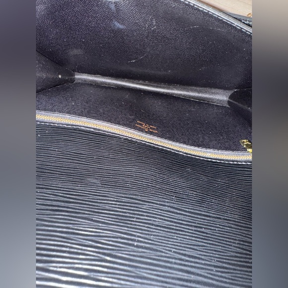 SOLD Vintage Louis Vuitton Clutch | Good Vintage Condition - Picture 8 of 16